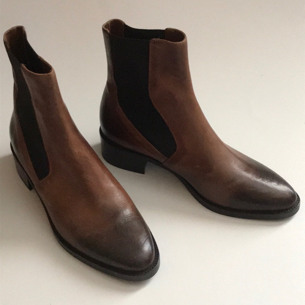 Vince Ankle Boot brown black elastic gores 1” heel